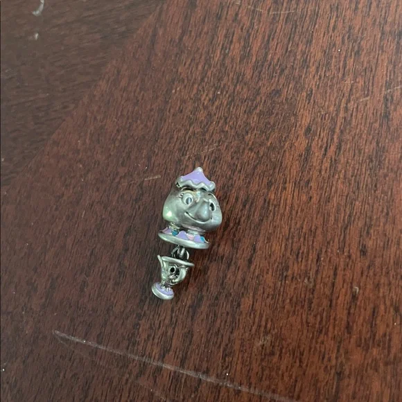 Disney x Pandora Mrs. Potts & Chip Charm
Beauty and the Beast. Silver - Picture 2 of 2